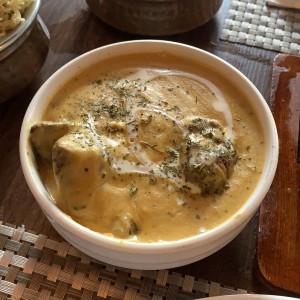 Cordero en salsa de anacardos (Korma) Delicioso