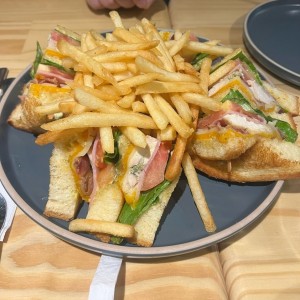 Sandwiches - Pollo Club