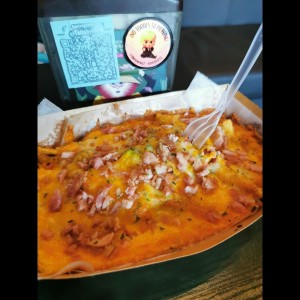 Papitas con queso y bacon