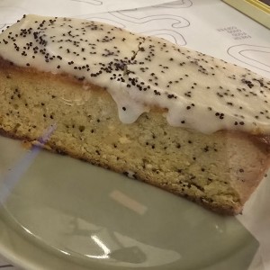Poppy seed lemon cake
