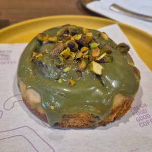 Cinnamon Pistaccio Roll