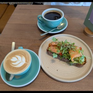 Avocado Toast con Salmon ahumado