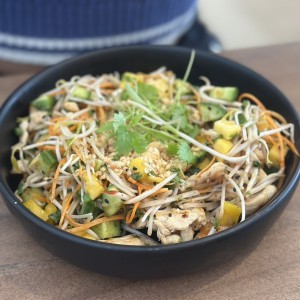 Chili mango pollo salad 