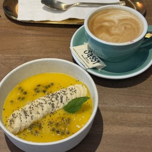 Mango chia pudding