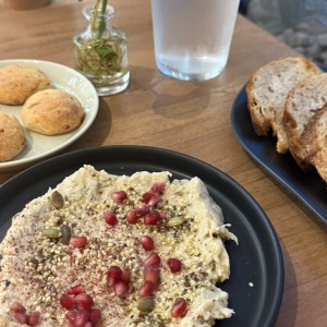 Babaganoush y Pan de bono