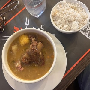 Sopa de costilla ahumada