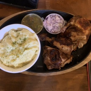 Medio pollo asado y pure
