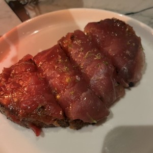 Tostada masa madre con atun pacifico 