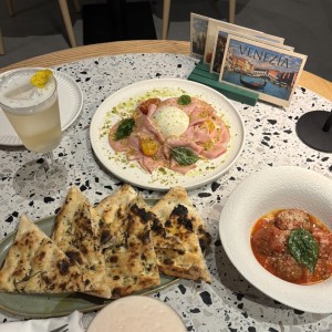 ANTIPASTI - Burrata e mortadella