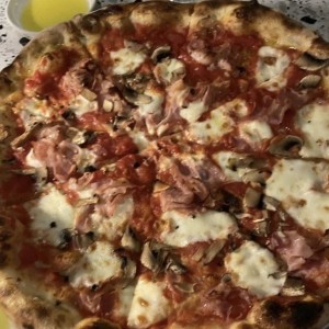 LE PIZZE - Prosciutto e funghi