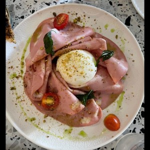 ANTIPASTI - Burrata e mortadella