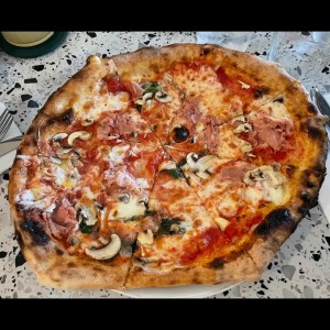 LE PIZZE - Prosciutto e funghi