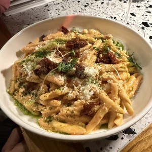 Strozzapreti al pesto siciliano