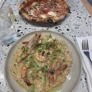 Risotto Gambero al limone y Pizza de Proscuitto y hongos