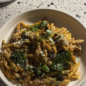 Strozzapreti al pesto siciliano