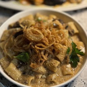 Rigatone cipolla e tartufo