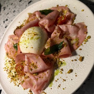 ANTIPASTI - Burrata e mortadella