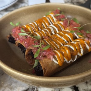 Flautas de ossobuco
