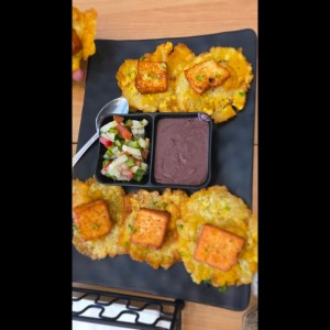 Tostones con Queso