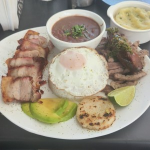 Bandeja Paisa de los Domingos
