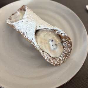 Canoli de riccota con trocitos de chocolate