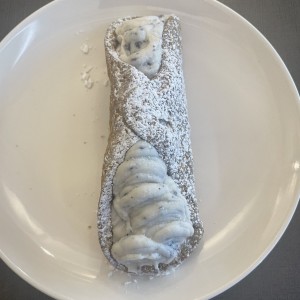 Cannoli relleno de ricotta 