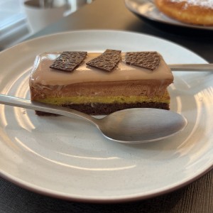 Volo de chocolate negro y pistacho