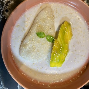 Sticky rice con mango (postre)