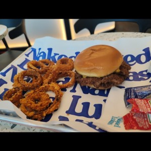 Cheese Burger con Aros de cebolla