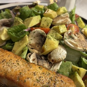 Salmon y ensalada