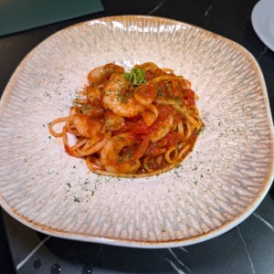 Linguini a la gambereti- marinara