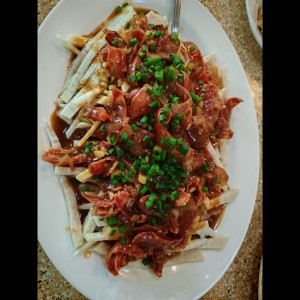 Otoe con puerco y chorizo chino