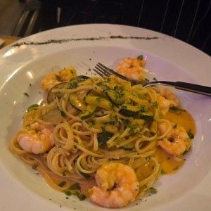 pasta camarones y zuquini
