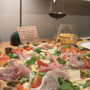 Pizza de proscuitto