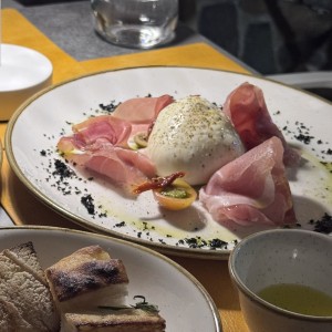 INSALATE - Burrata alla italy