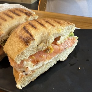 Salmon y Avocado