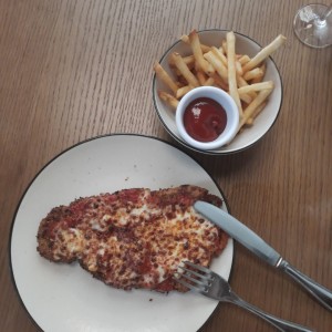 Milanesa de res parmesano 