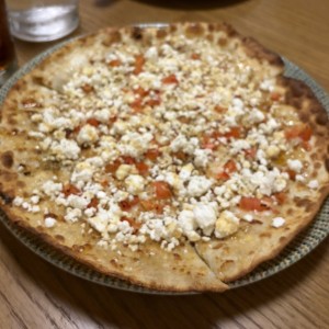 Tomate, queso feta y miel