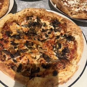 Pizza de ajo y hongos