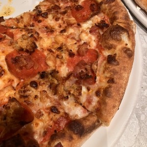 Pizza cuatro carnes