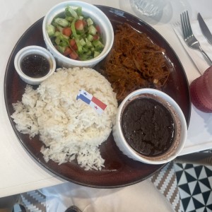 Platos Fuertes - Ropa Vieja