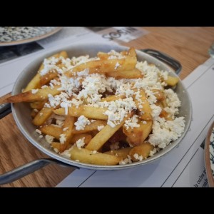 Papas fritas de la casa frescas