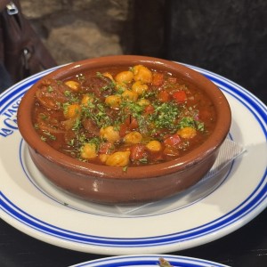 chorizo con garbanzos