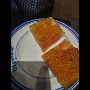 Pan entomatado