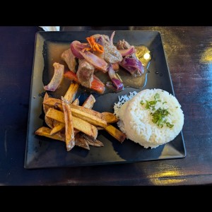 Lomo saltado