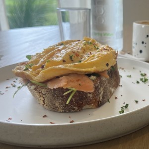 Salmon rosetti toast
