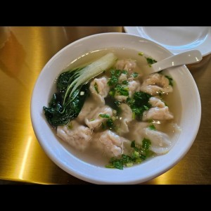 sopa de wanton de puerco 