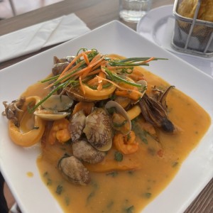 Filete de pescado a lo macho