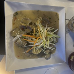 Almejas al ajillo