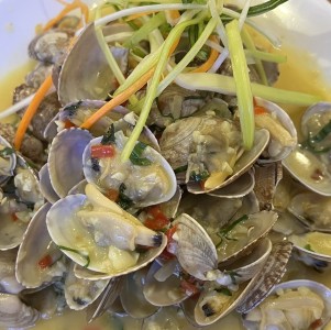 Almeja al ajillo